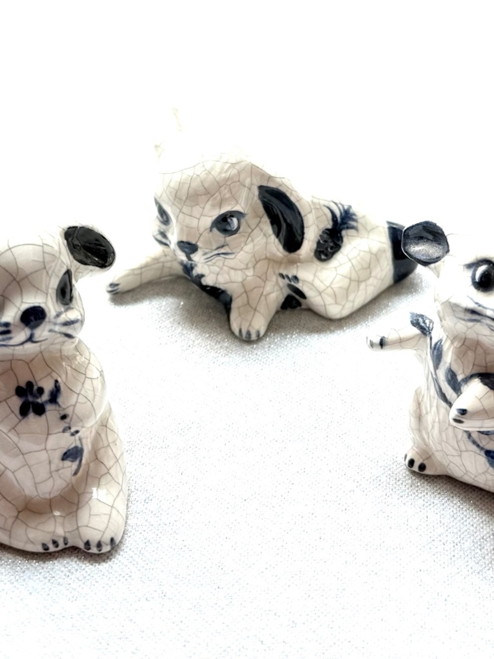 Potting Shed Dedham Pottery Bunnie Rabbits Set of 3 Figurines